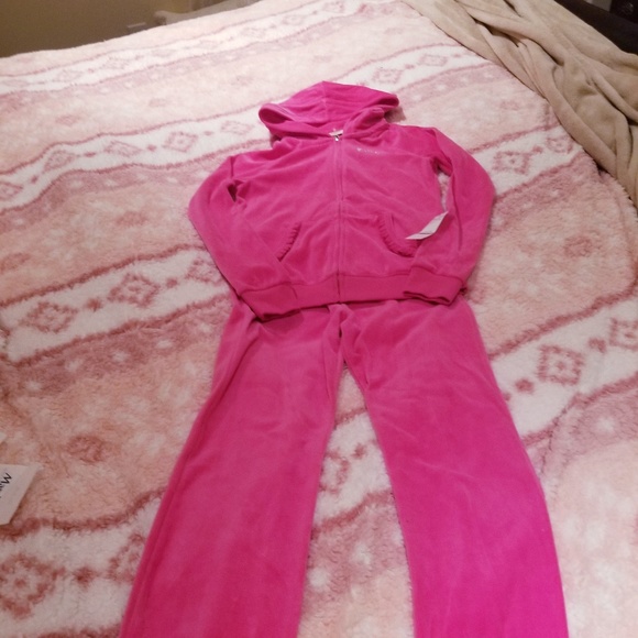 SOLD. Girls Juicy Cotoure hot pink velvet - Picture 5 of 7